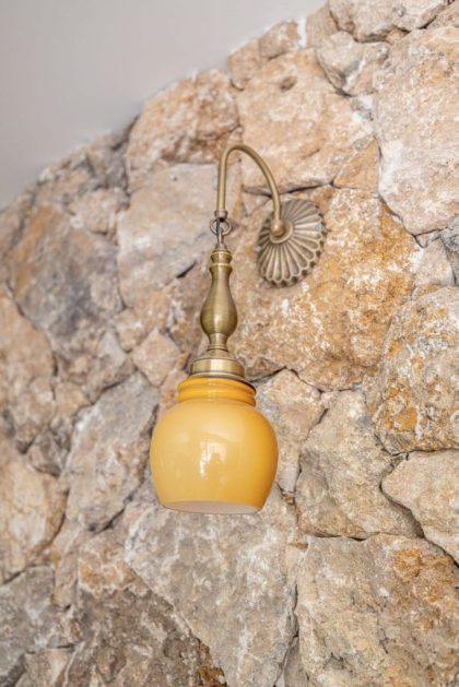 פרט בקיר כניסה