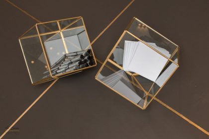 פרט משולחן ישיבות